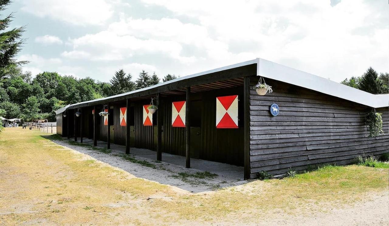 Knus Chalet Midden In De Bossen Nunspeet Esterno foto